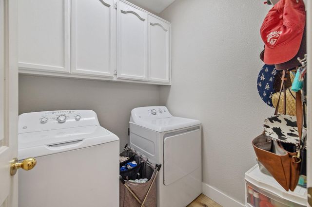 514 W Ashland Court, Visalia, CA 93277