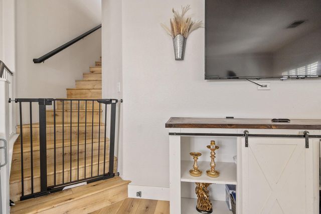 514 W Ashland Court, Visalia, CA 93277