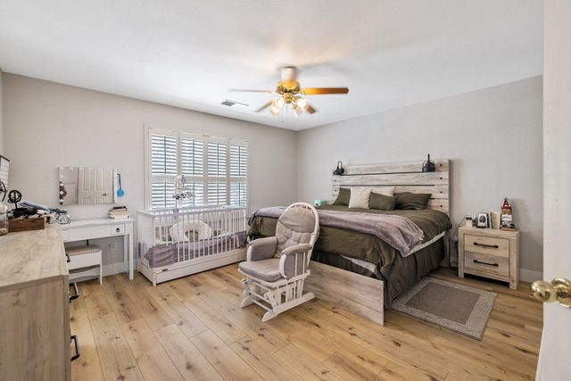 514 W Ashland Court, Visalia, CA 93277