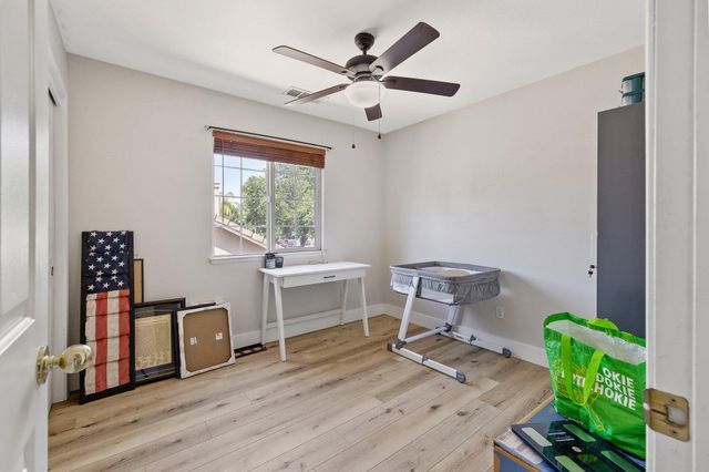 514 W Ashland Court, Visalia, CA 93277