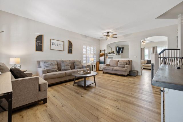 514 W Ashland Court, Visalia, CA 93277