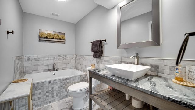 1710 Minnesota Street, Hobart, IN 46342