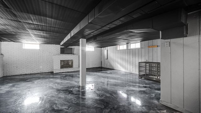 1710 Minnesota Street, Hobart, IN 46342