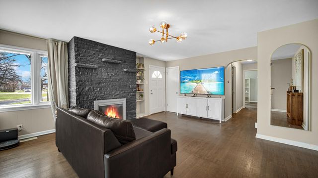 1710 Minnesota Street, Hobart, IN 46342