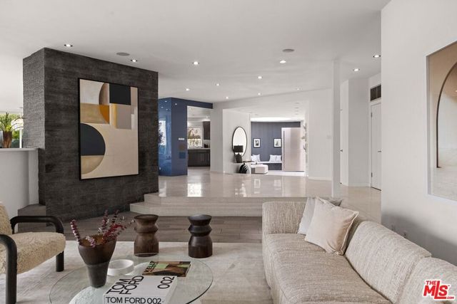 1506 Blue Jay Way, Los Angeles, CA 90069