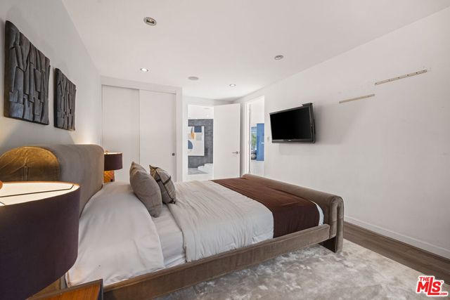 1506 Blue Jay Way, Los Angeles, CA 90069