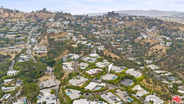 1506 Blue Jay Way, Los Angeles, CA 90069