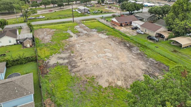 9517 Aldine Westfield Road, Houston, TX 77093