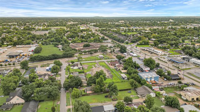 9517 Aldine Westfield Road, Houston, TX 77093