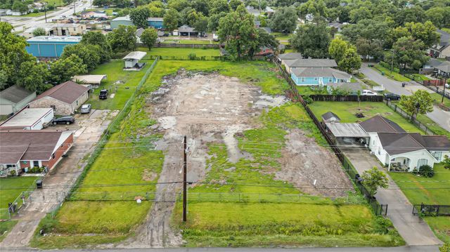 9517 Aldine Westfield Road, Houston, TX 77093