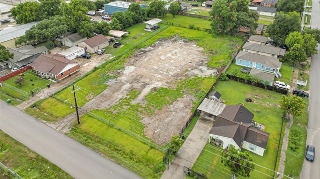9517 Aldine Westfield Road, Houston, TX 77093