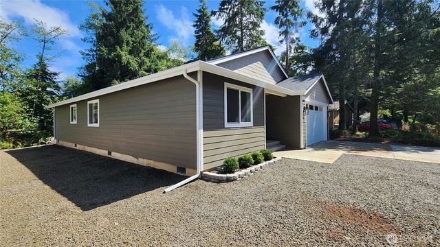 360 Lake View Loop NE, Ocean Shores, WA 98569