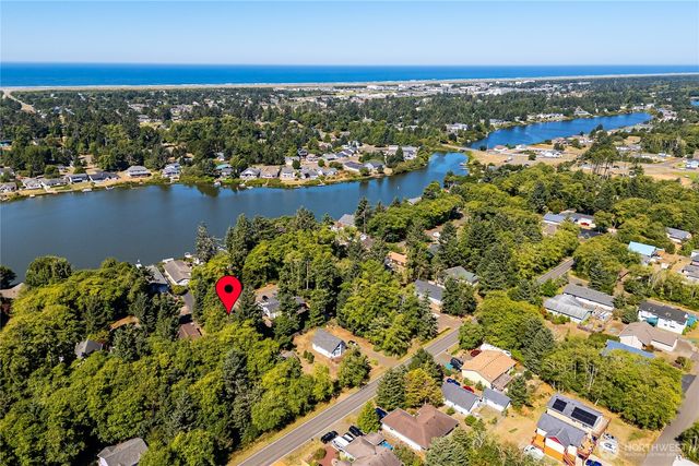360 Lake View Loop NE, Ocean Shores, WA 98569