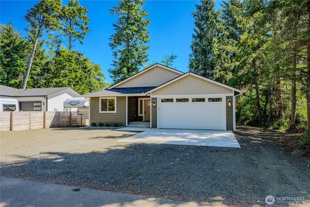 360 Lake View Loop NE, Ocean Shores, WA 98569