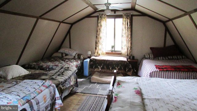 105 BIG RUN RD, Beech Creek, PA 16822