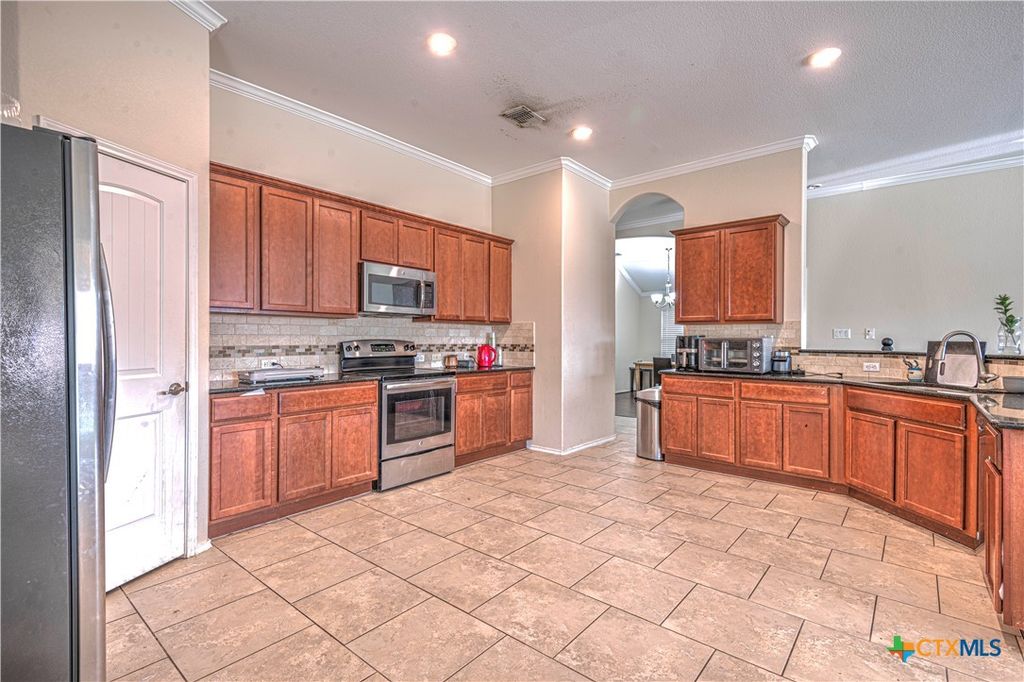 Image 15 of property listing at 6608 Serpentine Drive, Killeen, TX 76542