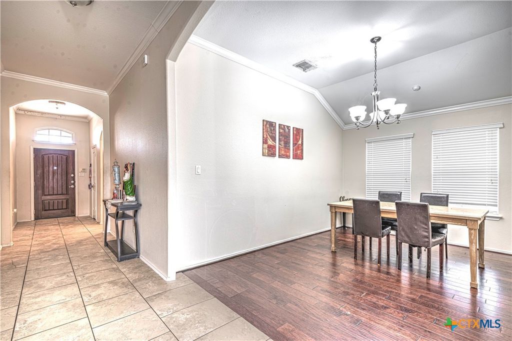 Image 9 of property listing at 6608 Serpentine Drive, Killeen, TX 76542
