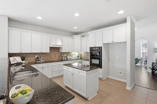 2731 Safe Harbor Drive, Lewisville, TX 75056