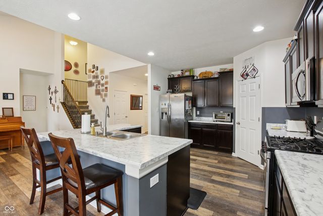 6179 N Cedarwood Drive, Mccordsville, IN 46055