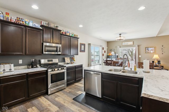 6179 N Cedarwood Drive, Mccordsville, IN 46055