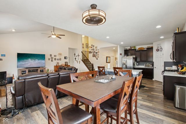 6179 N Cedarwood Drive, Mccordsville, IN 46055