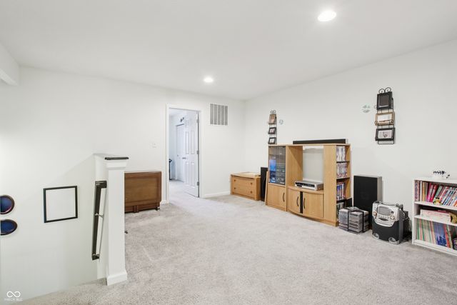 6179 N Cedarwood Drive, Mccordsville, IN 46055