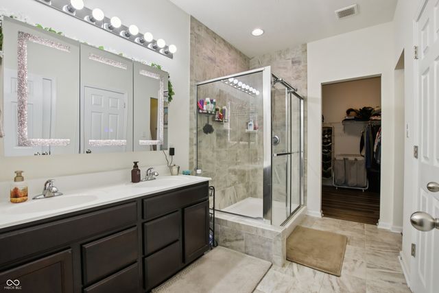 6179 N Cedarwood Drive, Mccordsville, IN 46055