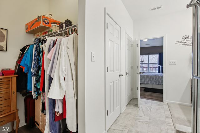 6179 N Cedarwood Drive, Mccordsville, IN 46055