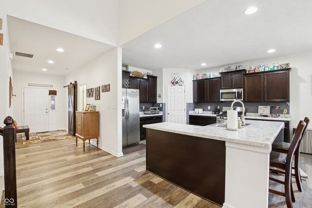 6179 N Cedarwood Drive, Mccordsville, IN 46055