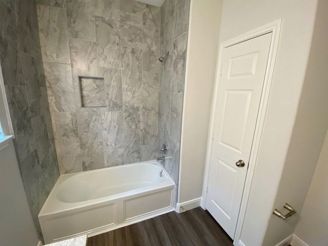 8214 Parker Drive A, Houston, TX 77078