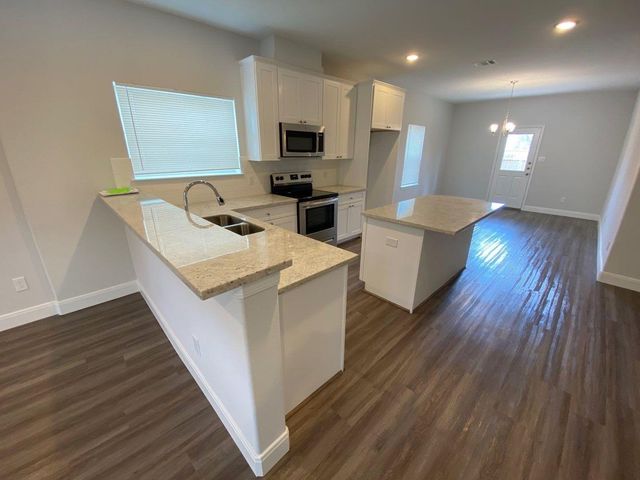 8214 Parker Drive A, Houston, TX 77078