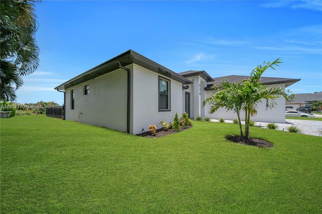824 SW 15th St, Other City - In The State Of Florida, FL 33991