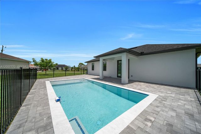 824 SW 15th St, Other City - In The State Of Florida, FL 33991