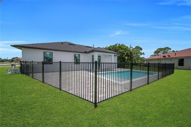 824 SW 15th St, Other City - In The State Of Florida, FL 33991