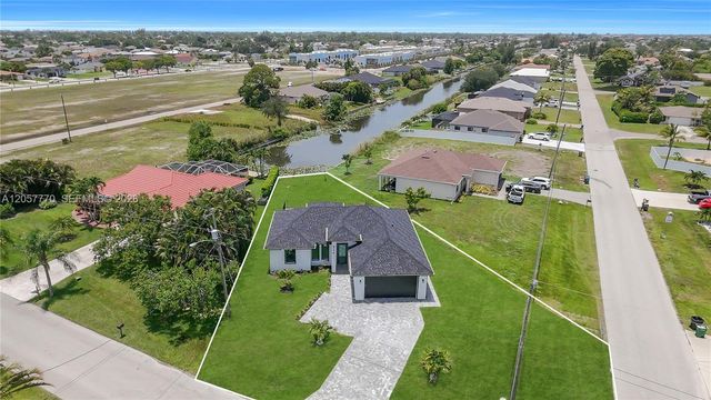 824 SW 15th St, Other City - In The State Of Florida, FL 33991