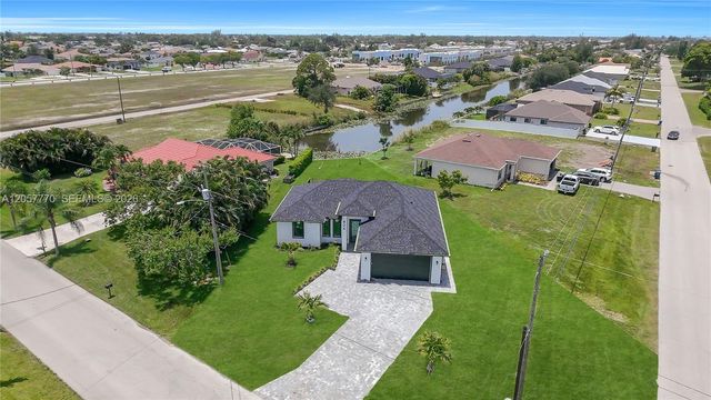 824 SW 15th St, Other City - In The State Of Florida, FL 33991