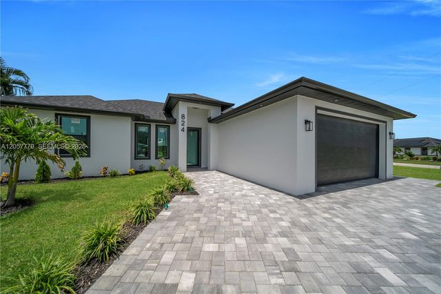 824 SW 15th St, Other City - In The State Of Florida, FL 33991