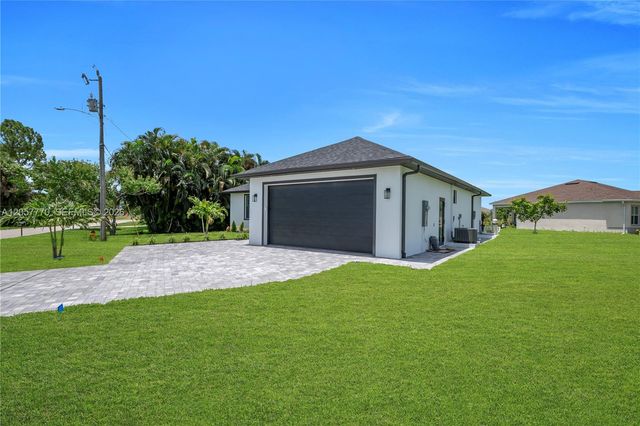 824 SW 15th St, Other City - In The State Of Florida, FL 33991