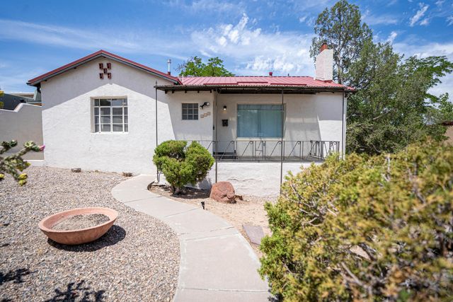 219 Amherst Drive SE, Albuquerque, NM 87106
