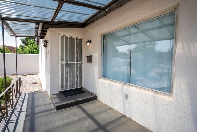 219 Amherst Drive SE, Albuquerque, NM 87106