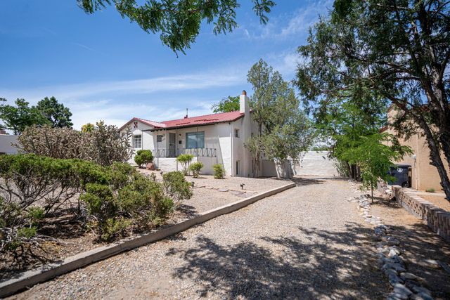 219 Amherst Drive SE, Albuquerque, NM 87106