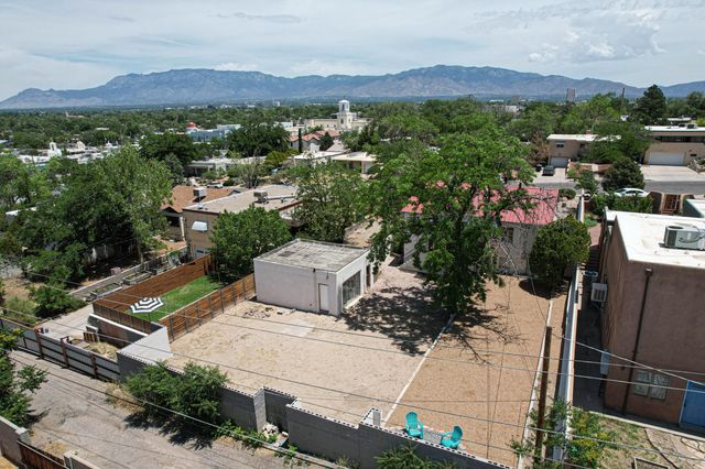 219 Amherst Drive SE, Albuquerque, NM 87106