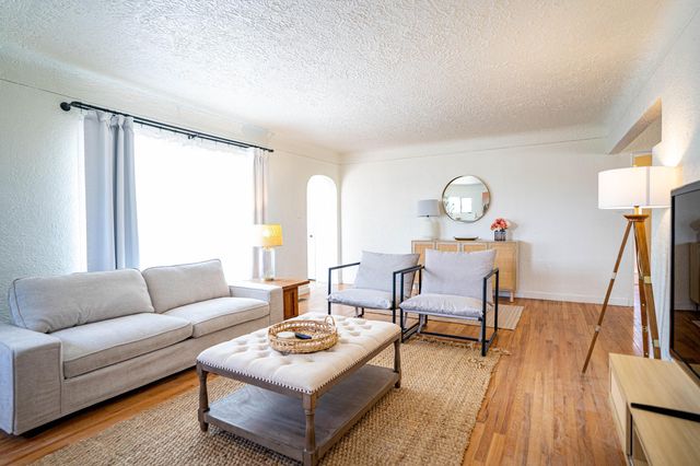 219 Amherst Drive SE, Albuquerque, NM 87106