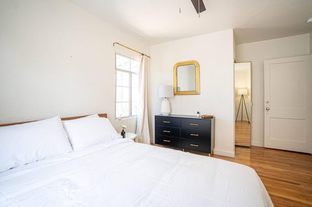 219 Amherst Drive SE, Albuquerque, NM 87106