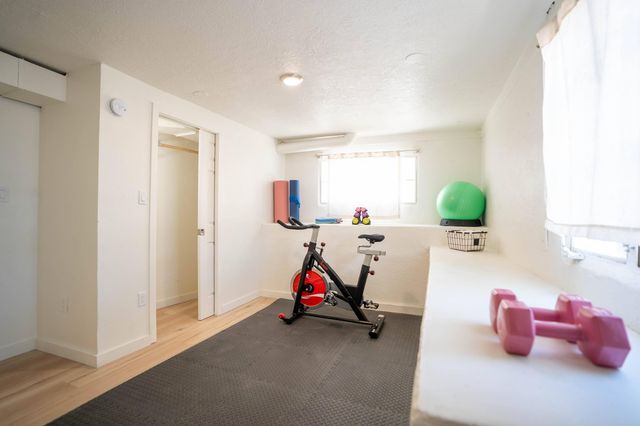 219 Amherst Drive SE, Albuquerque, NM 87106