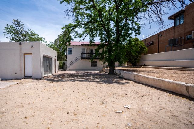 219 Amherst Drive SE, Albuquerque, NM 87106