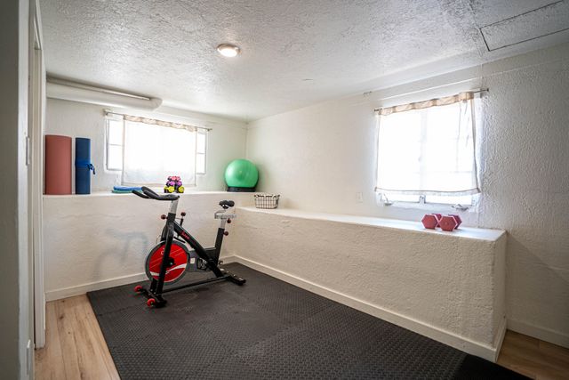 219 Amherst Drive SE, Albuquerque, NM 87106