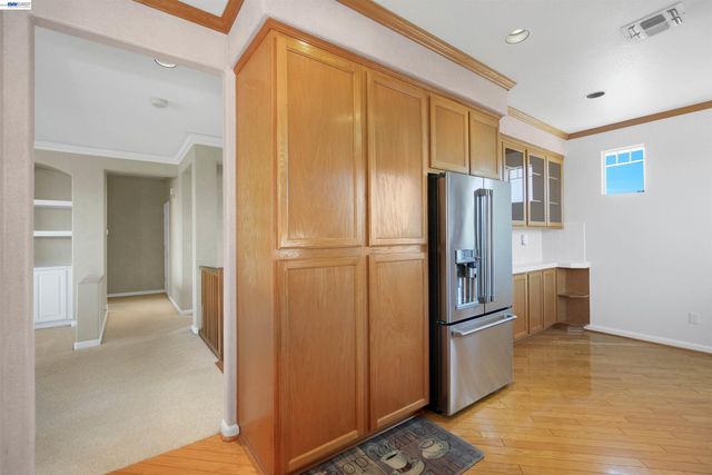 5810 Gold Creek Dr, Castro Valley, CA 94552