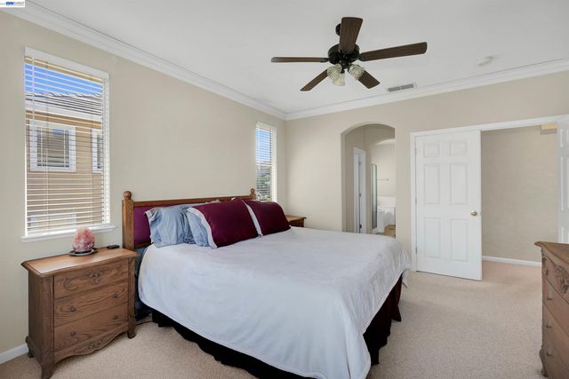 5810 Gold Creek Dr, Castro Valley, CA 94552