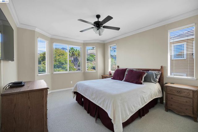 5810 Gold Creek Dr, Castro Valley, CA 94552